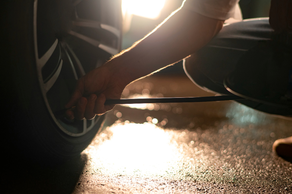 Правка литых дисков на месте: когда это возможно, а когда опасно